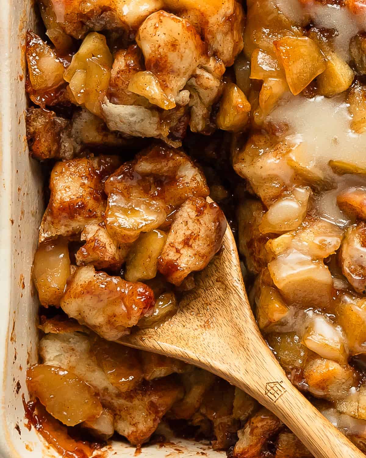 Cinnamon rolls and apple pie filling is an almost 2 ingredient cinnamon roll bake filled with warm apple pie sauce and chunks of sweet, gooey apples. This quick and easy apple pie cinnamon roll cobbler makes the perfect weekend treat or a special holiday breakfast or dessert. 