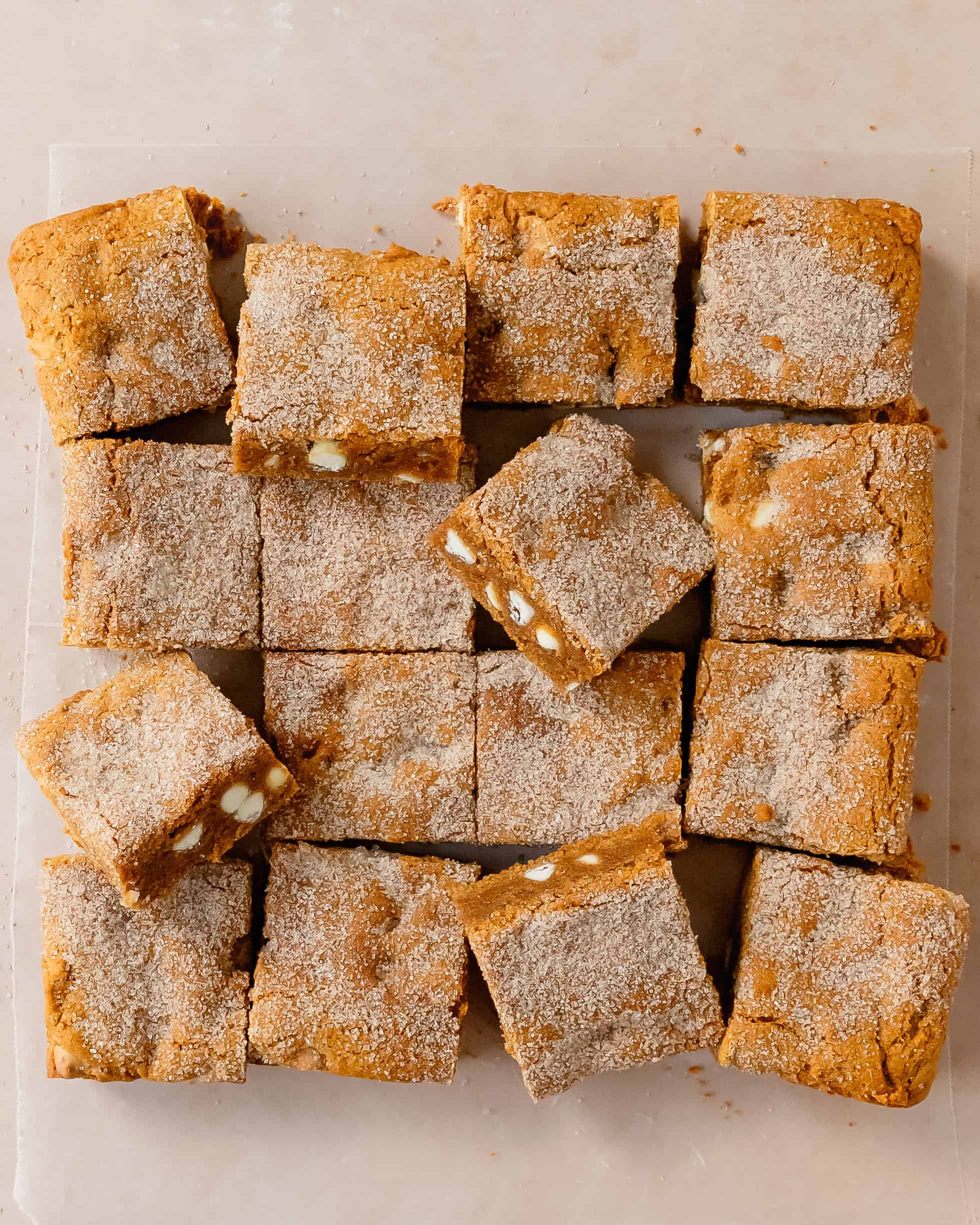 These aren't cakey pumpkin bars—they're chewy pumpkin blondies.